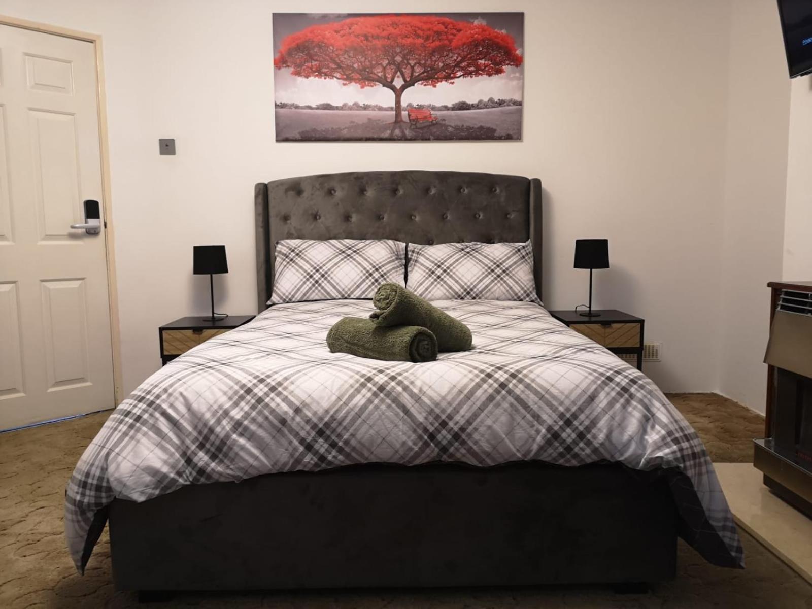 Mossbank House Luton Airport Hotel ภายนอก รูปภาพ