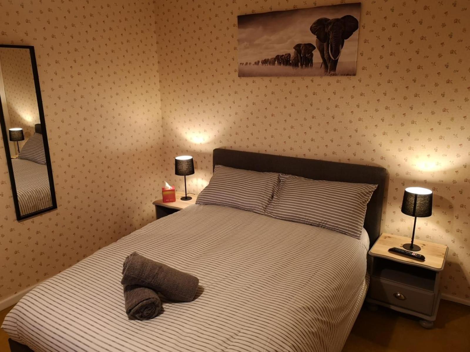 Mossbank House Luton Airport Hotel ภายนอก รูปภาพ